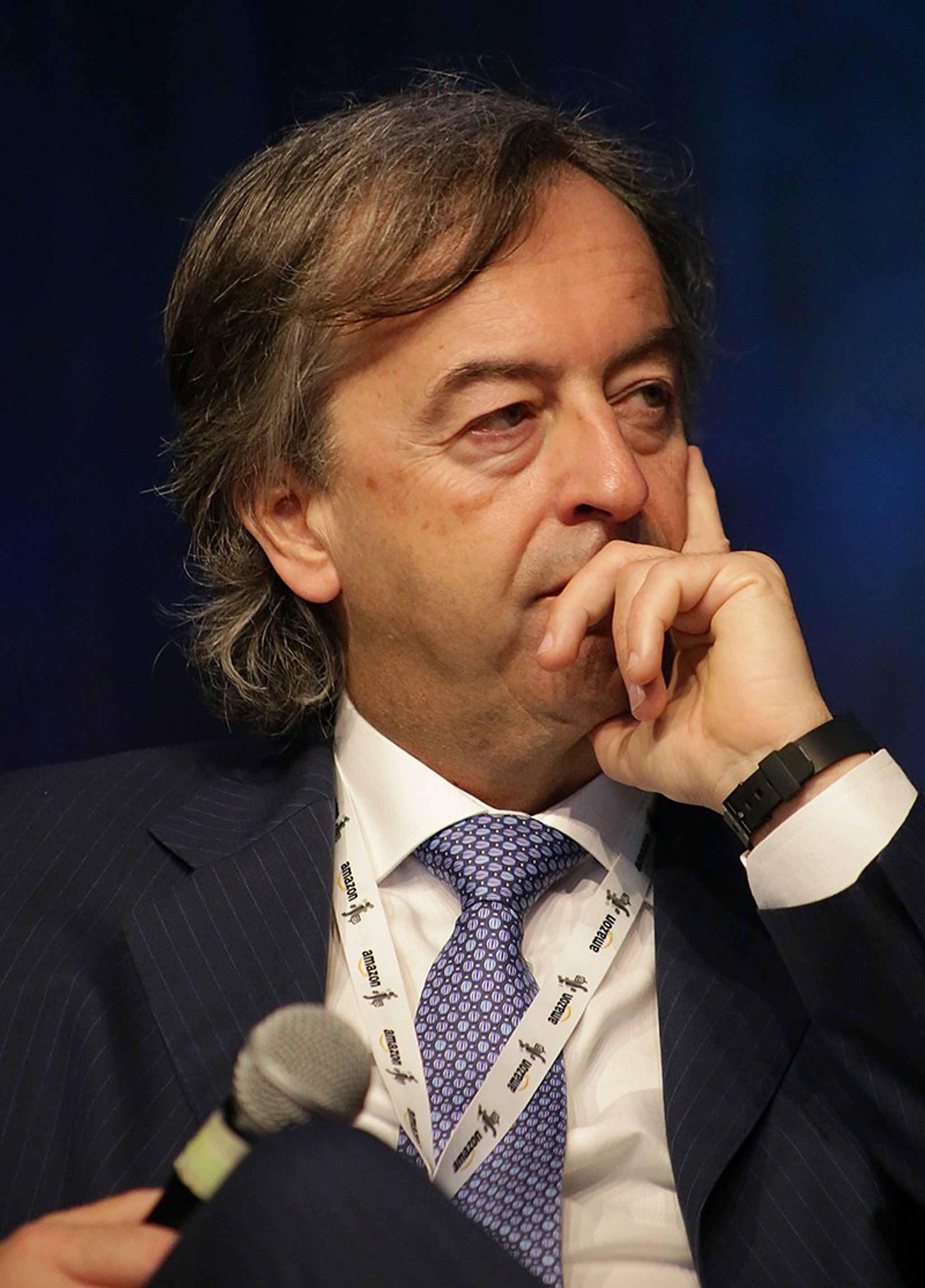 Burioni prende le distanze dalle critiche ai vaccini: no all’antiscienza Roberto_Burioni_2017