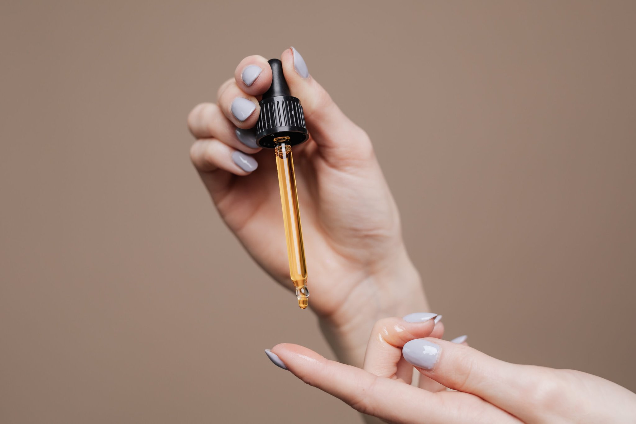 Olio di rosmarino contro la caduta dei capelli Immagine per l'articolo: Olio di rosmarino contro la caduta dei capelli